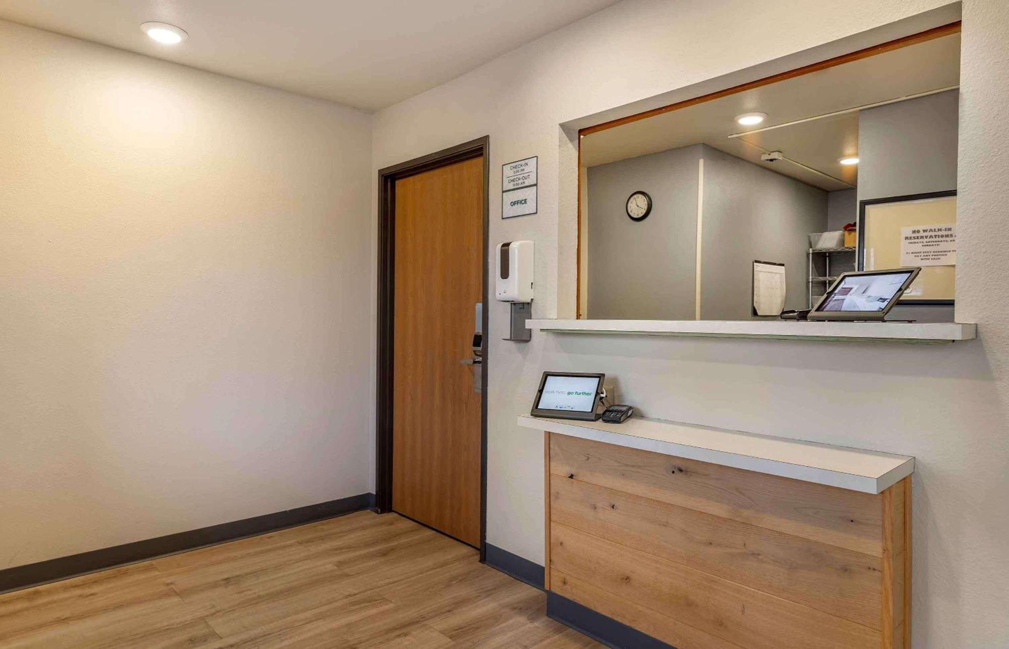 Extended Stay America Select Suites - Wichita - North エクステリア 写真