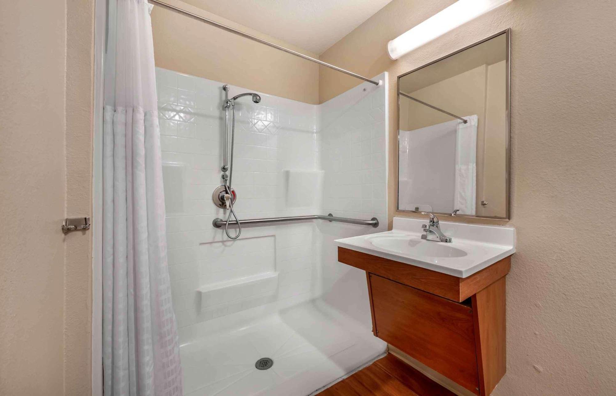 Extended Stay America Select Suites - Wichita - North エクステリア 写真