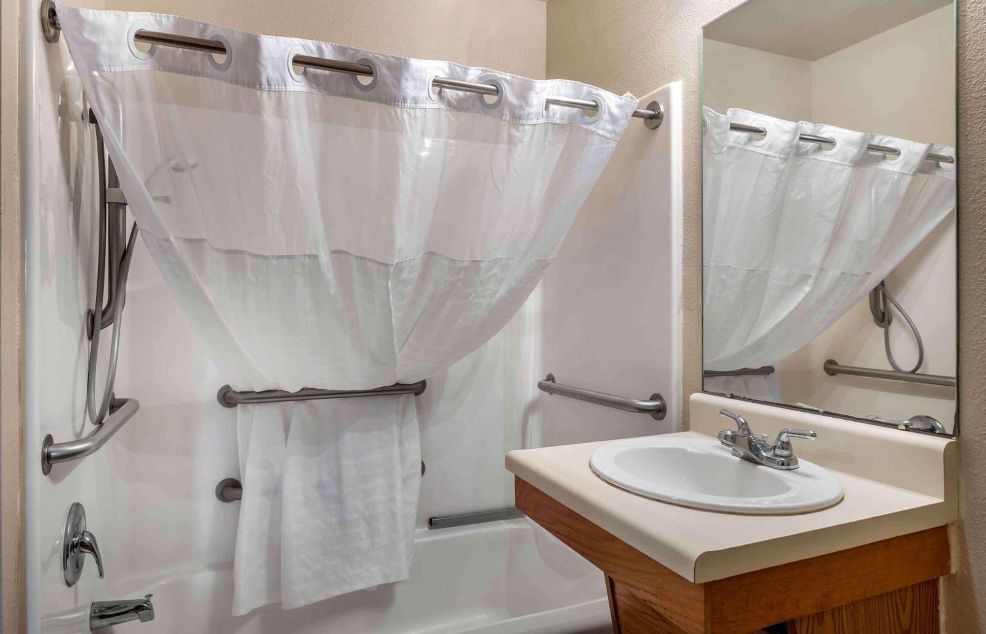 Extended Stay America Select Suites - Wichita - North エクステリア 写真
