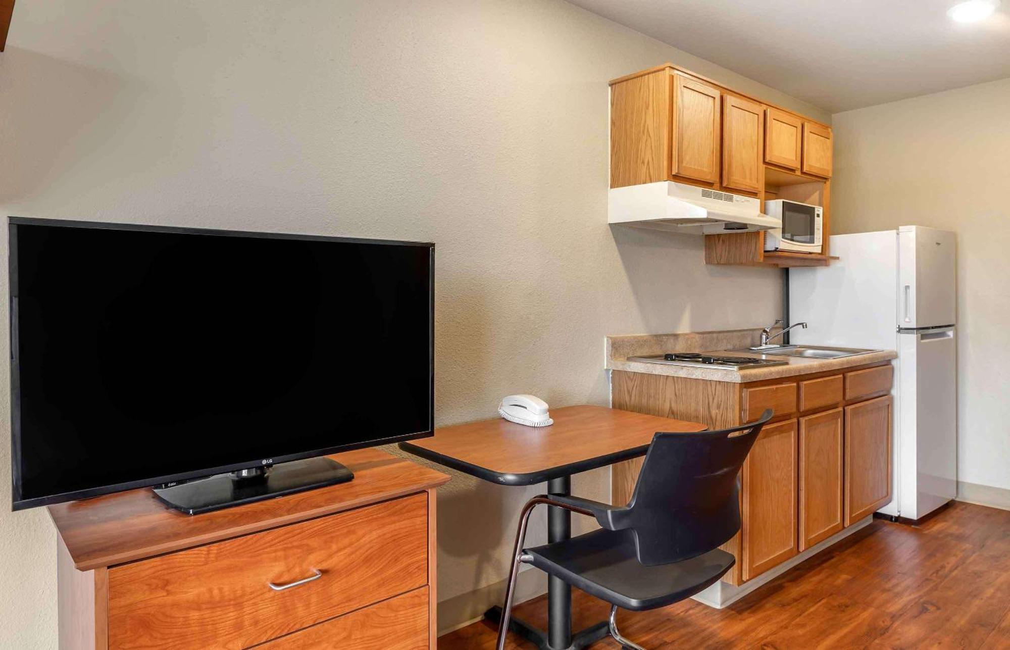 Extended Stay America Select Suites - Wichita - North エクステリア 写真