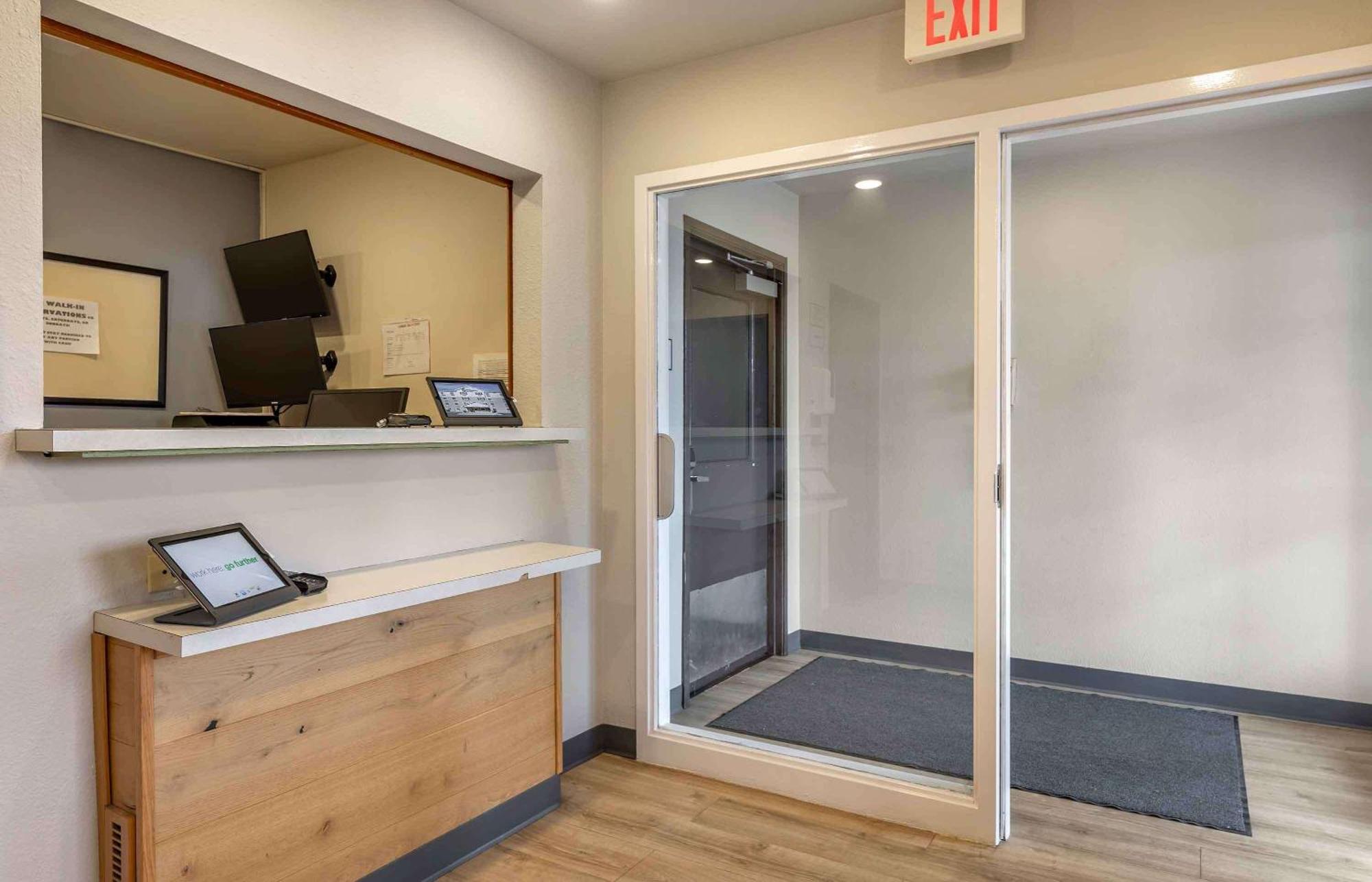 Extended Stay America Select Suites - Wichita - North エクステリア 写真