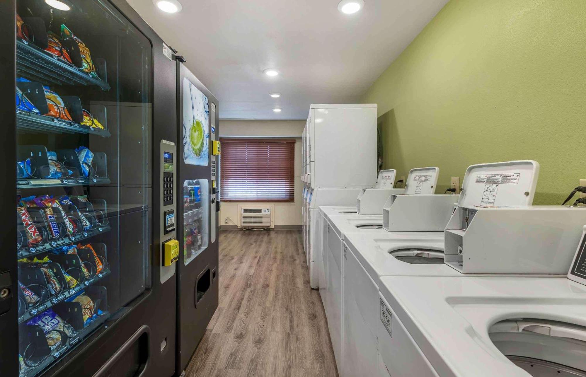 Extended Stay America Select Suites - Wichita - North エクステリア 写真