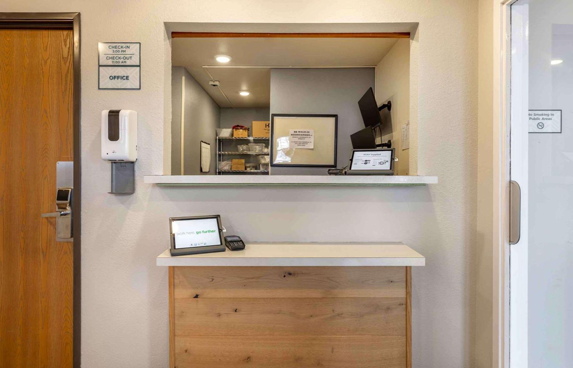 Extended Stay America Select Suites - Wichita - North エクステリア 写真