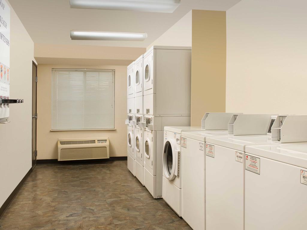 Extended Stay America Select Suites - Wichita - North エクステリア 写真
