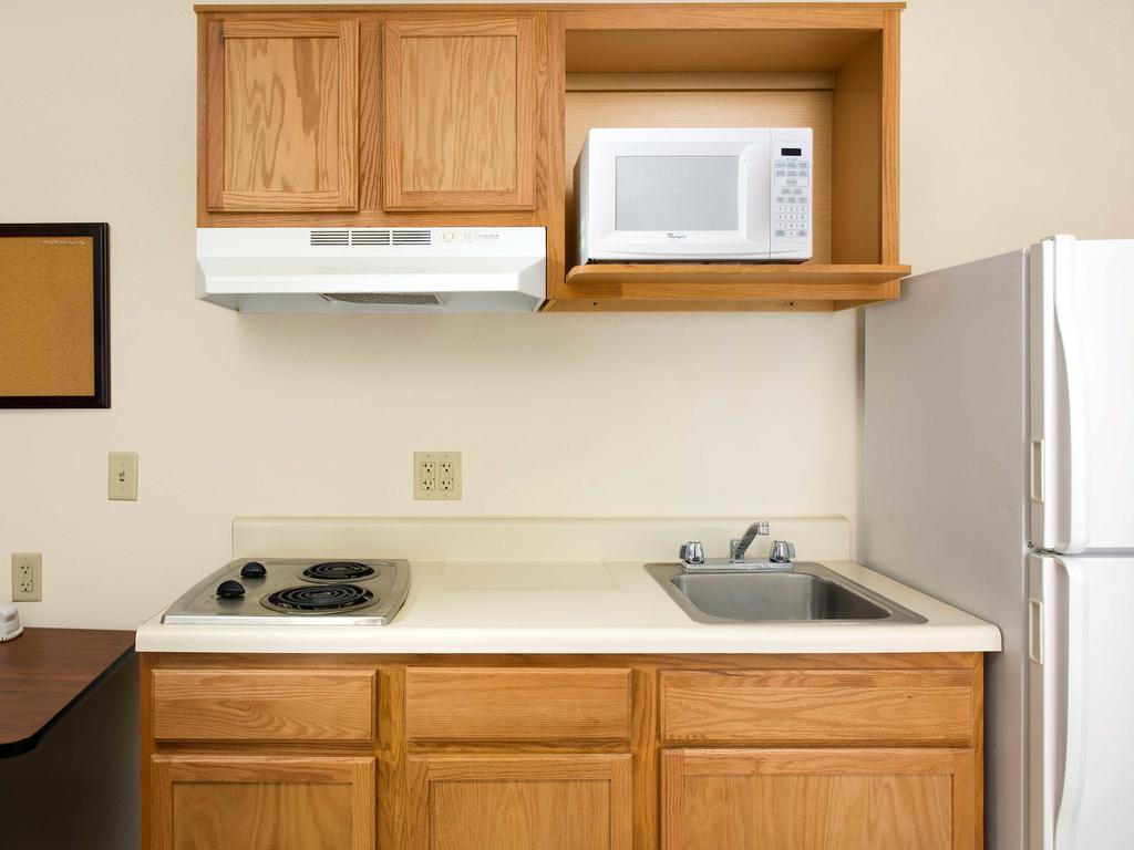 Extended Stay America Select Suites - Wichita - North エクステリア 写真