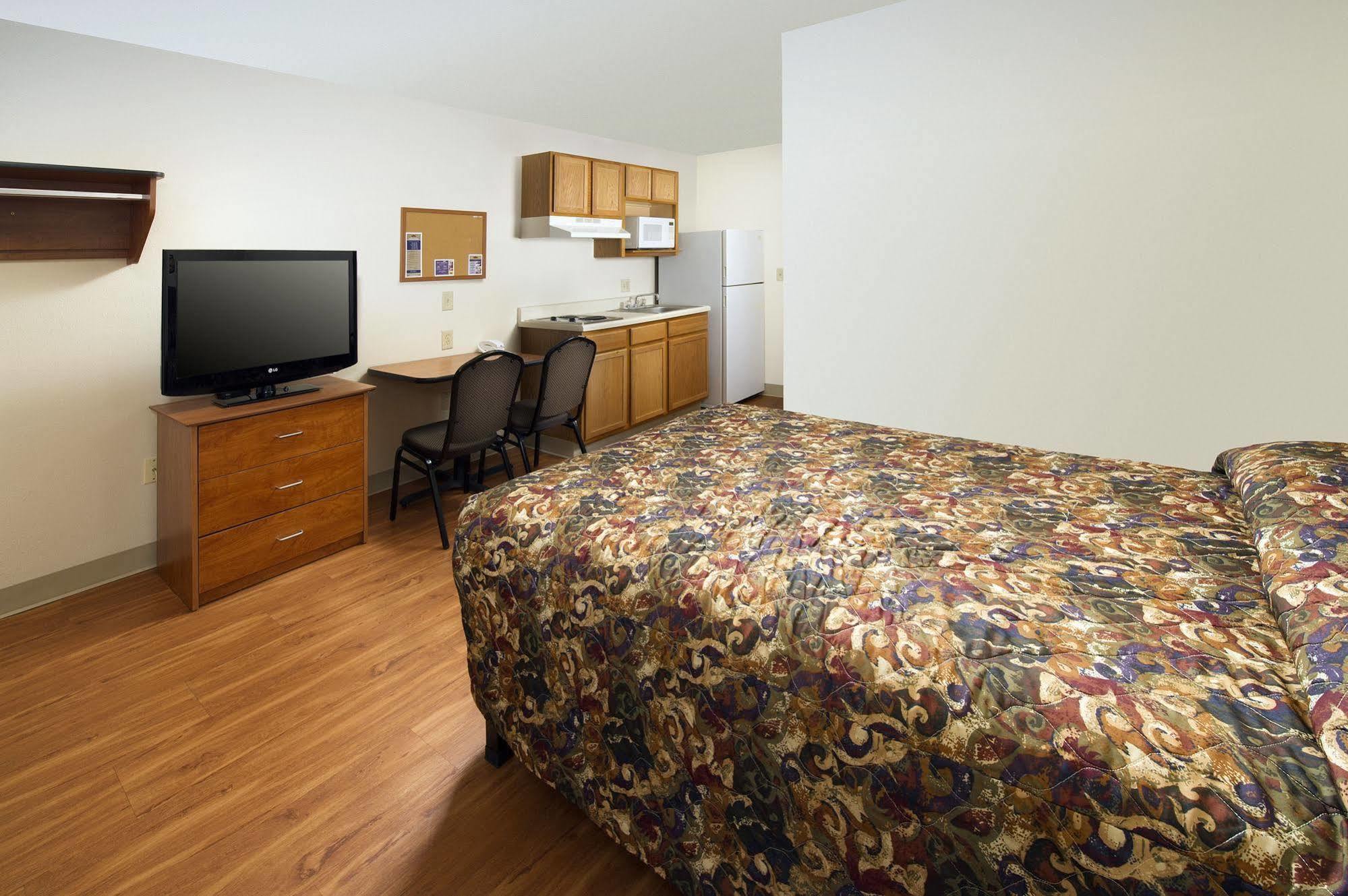 Extended Stay America Select Suites - Wichita - North エクステリア 写真