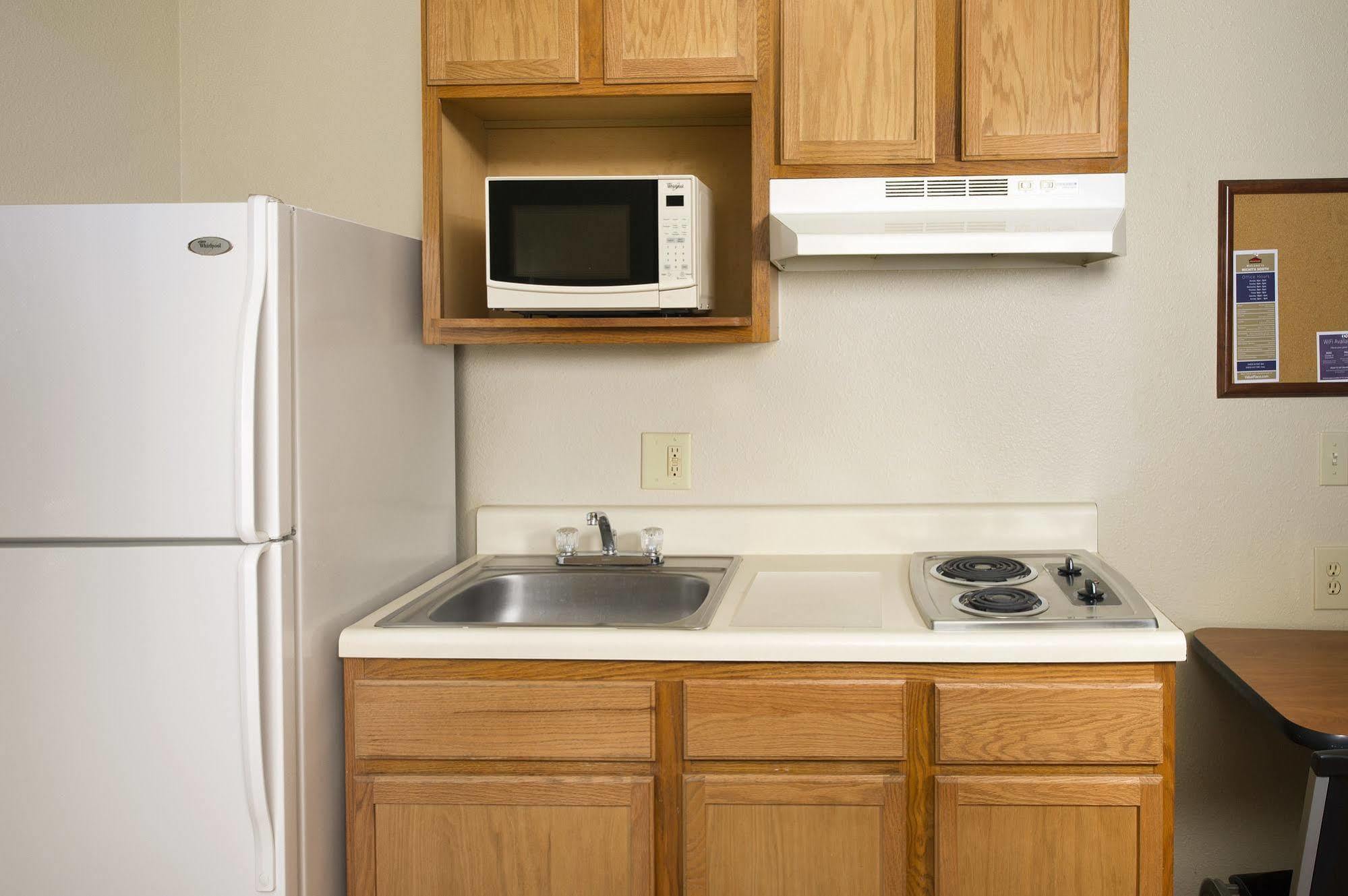 Extended Stay America Select Suites - Wichita - North エクステリア 写真